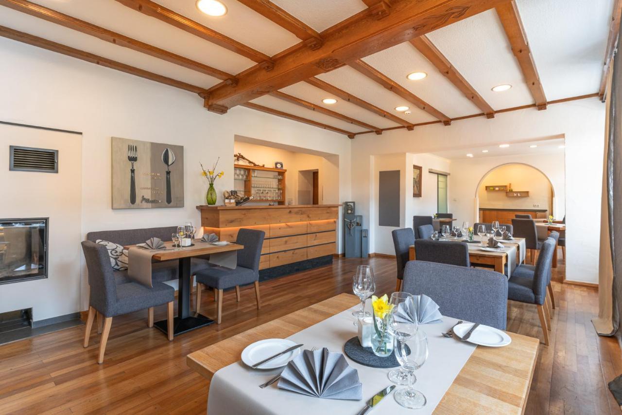 Hotel- Weingut- Moselloreley Piesport Bagian luar foto