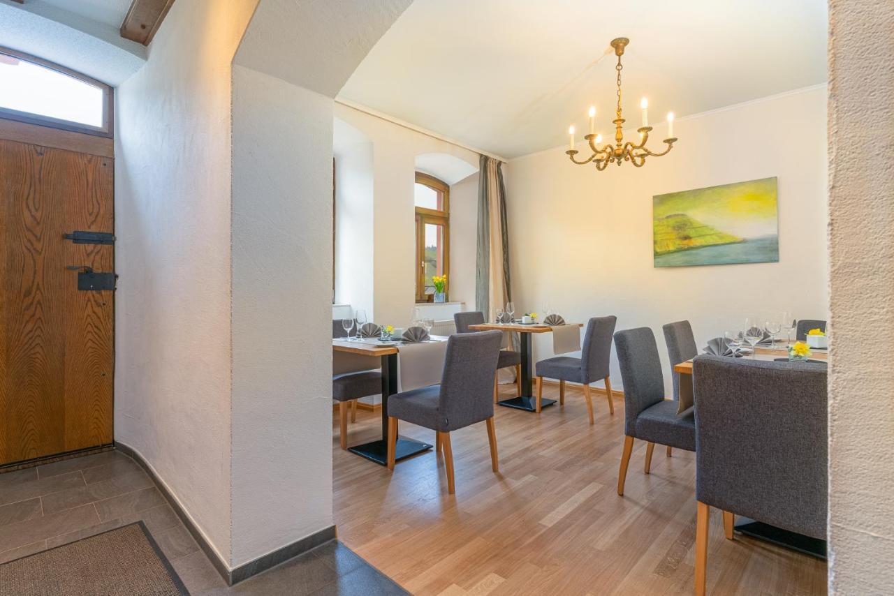 Hotel- Weingut- Moselloreley Piesport Bagian luar foto