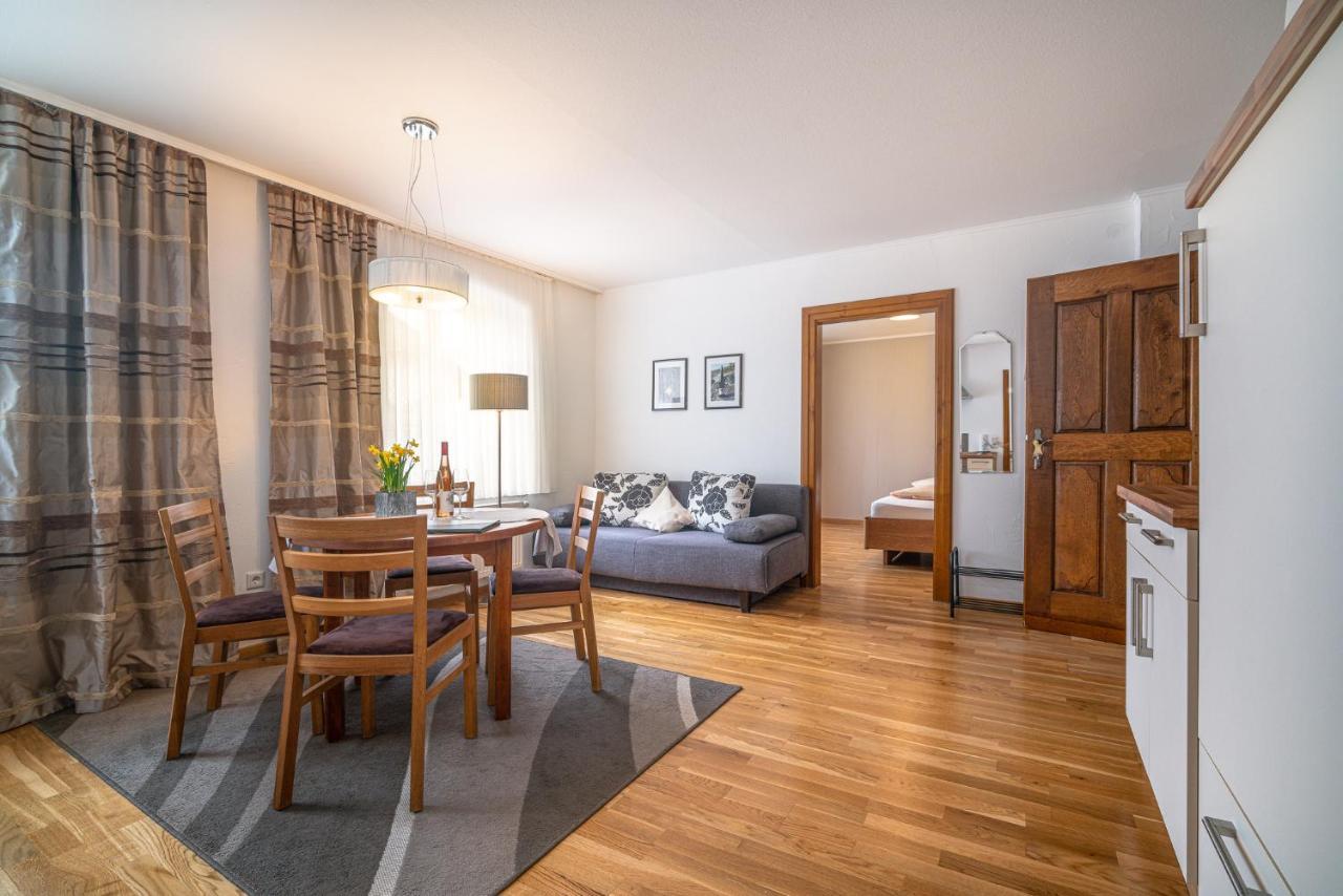 Hotel- Weingut- Moselloreley Piesport Bagian luar foto