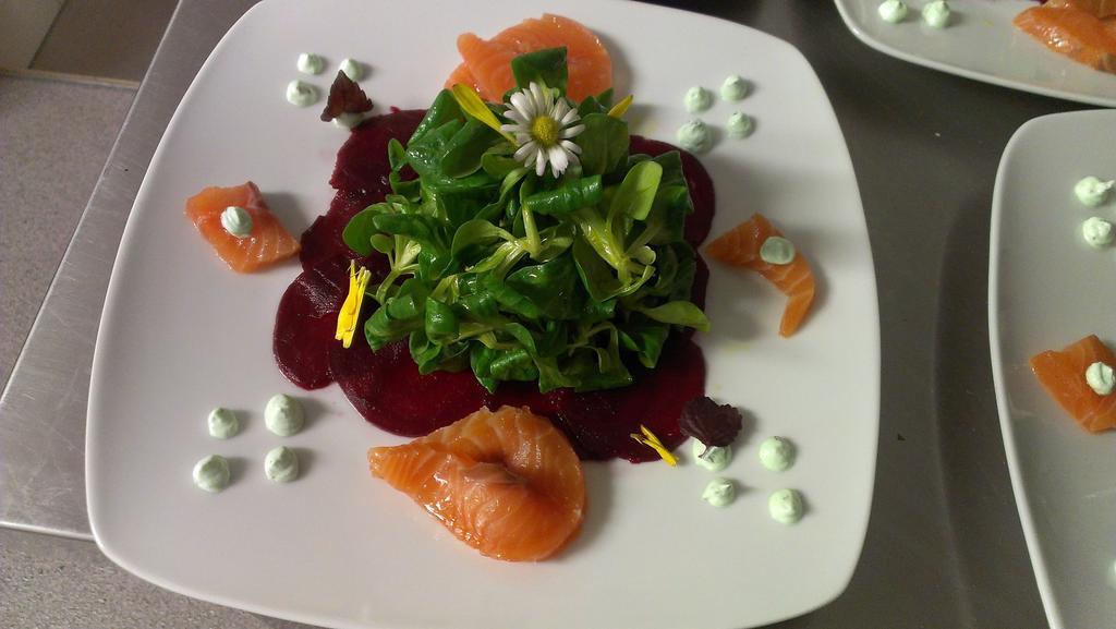 Hotel- Weingut- Moselloreley Piesport Bagian luar foto
