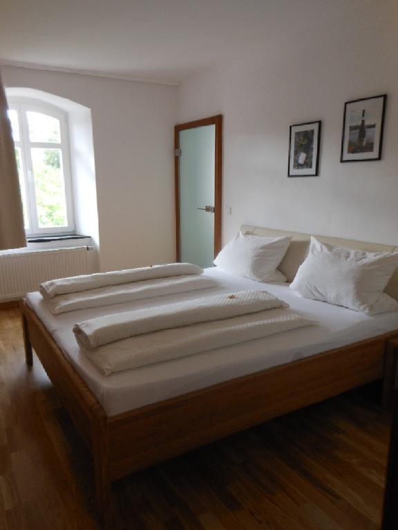Hotel- Weingut- Moselloreley Piesport Ruang foto