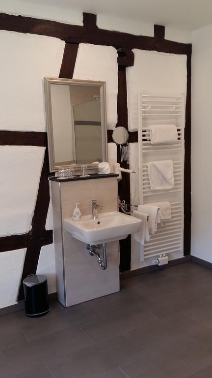 Hotel- Weingut- Moselloreley Piesport Bagian luar foto